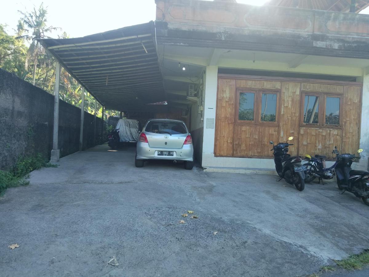 Pondok Diana Yuki Jasri Exterior photo